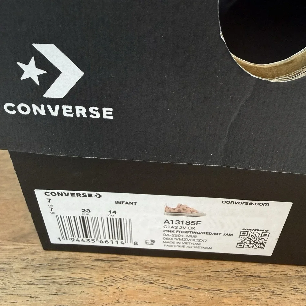 New Little Kids‎ Converse Chuck Taylor All Star 2V OX Pink Sneakers Size 7 C